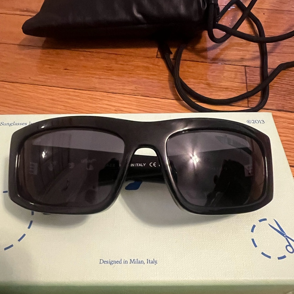 Off White women’s sunglasses